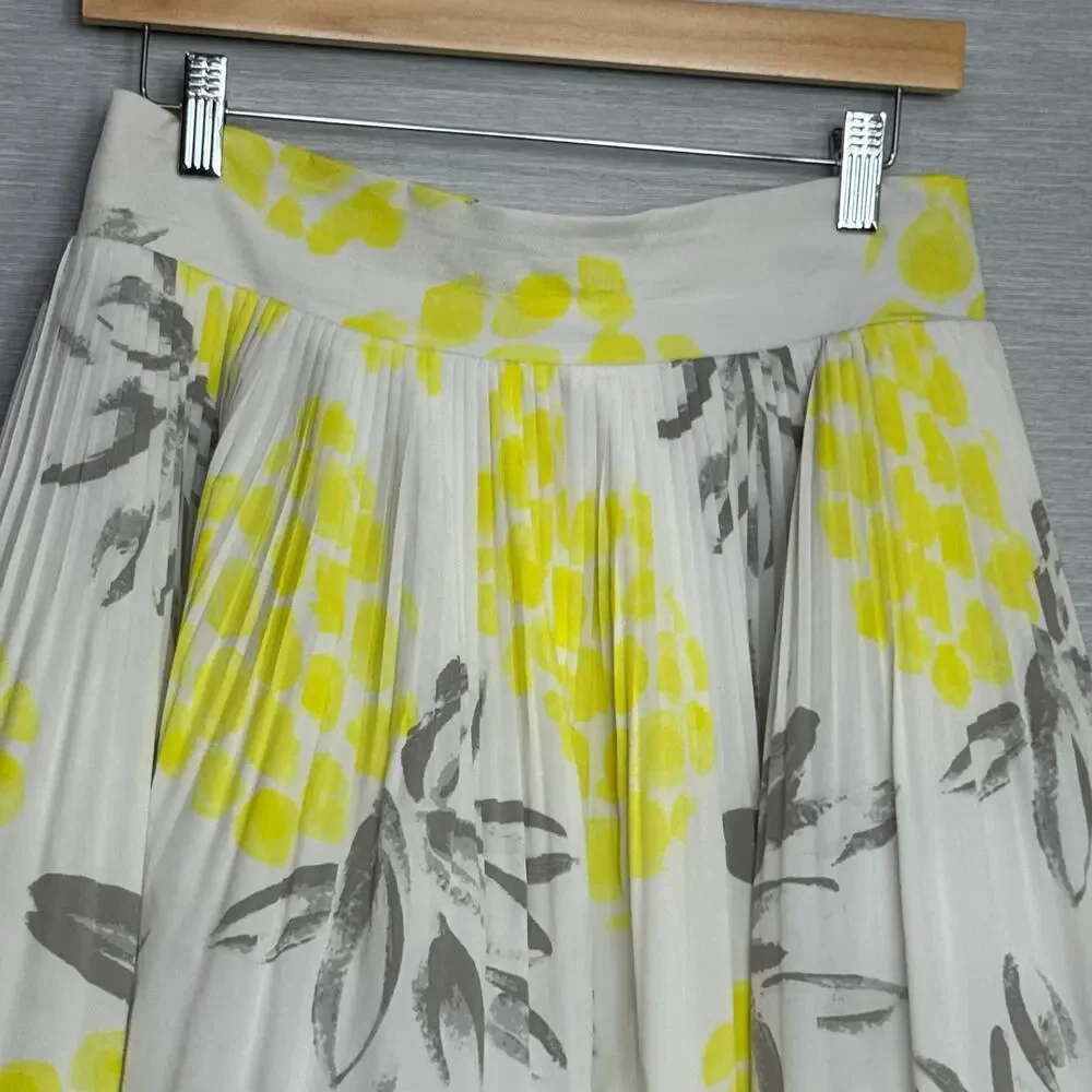 Merona Women's‎ Dressy Short Pleated Skirt size medium